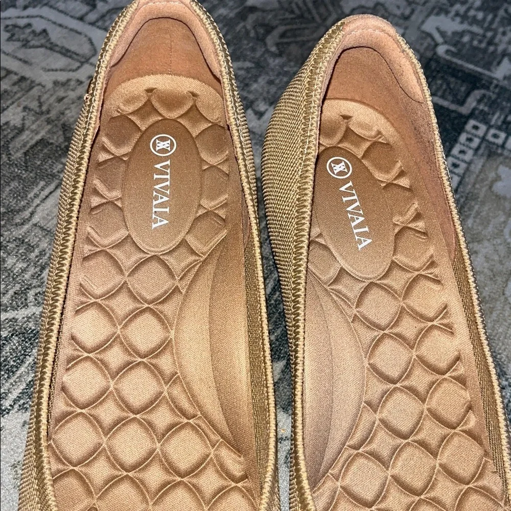 Vivaia womens Almond-Toe Wedge (Tamia Wedge Pro) size 43 US 11